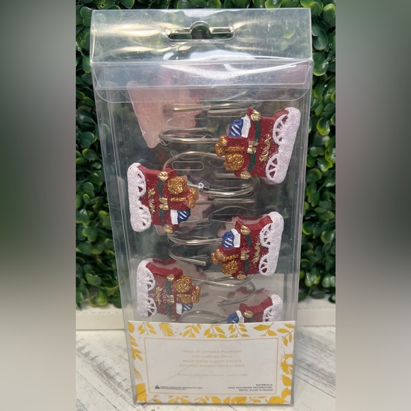 Christmas Presents Wagon Glittery Decorative Shower Curtain Rings Hooks NEW - Picture 2 of 2
